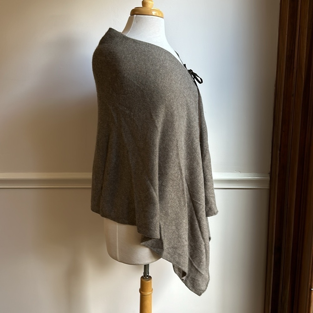 27 Miles Malibu Cashmere Poncho Wrap Light Brown One Size Suede Lacing EUC - Picture 6 of 7